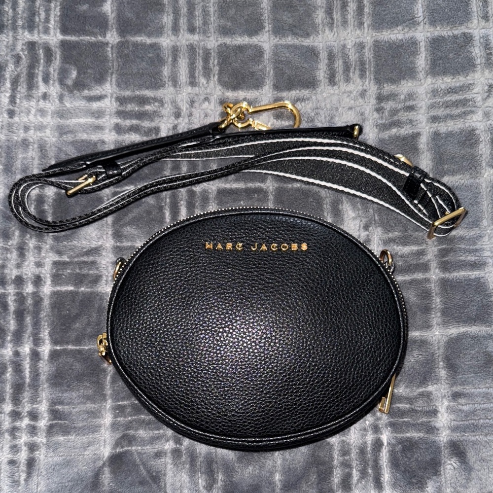 Marc Jacobs Oval Bag⭐️
